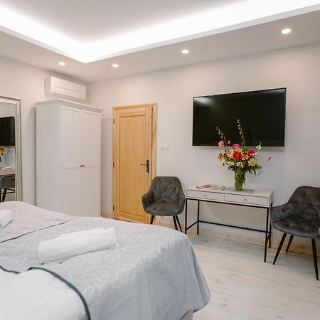 Siedem Drzew Hotel Biskupice  ภายนอก รูปภาพ