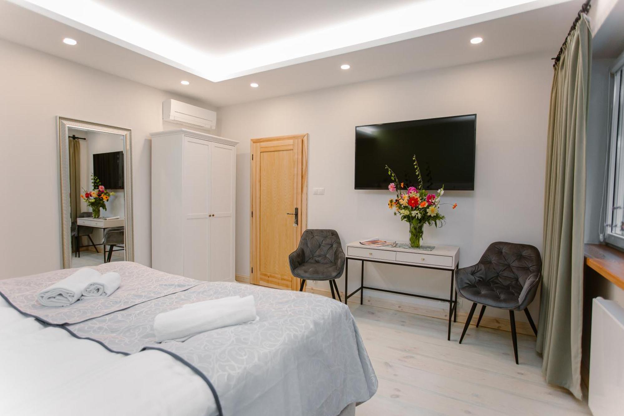 Siedem Drzew Hotel Biskupice  ภายนอก รูปภาพ