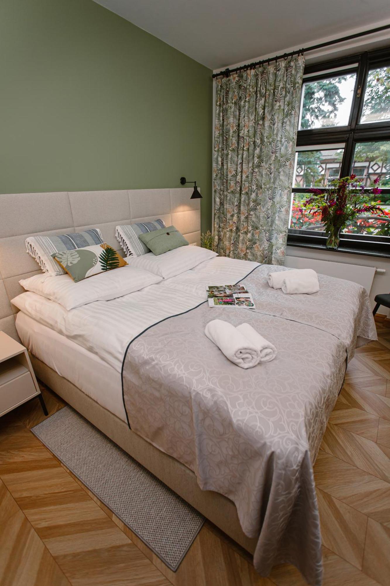 Siedem Drzew Hotel Biskupice  ภายนอก รูปภาพ