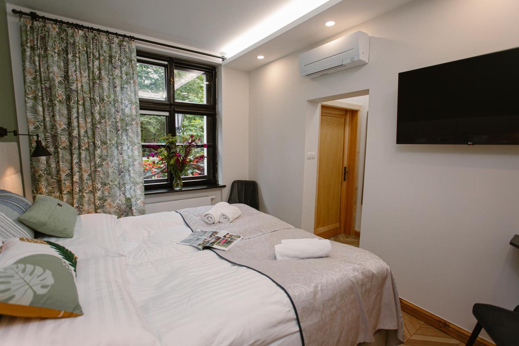 Siedem Drzew Hotel Biskupice  ภายนอก รูปภาพ